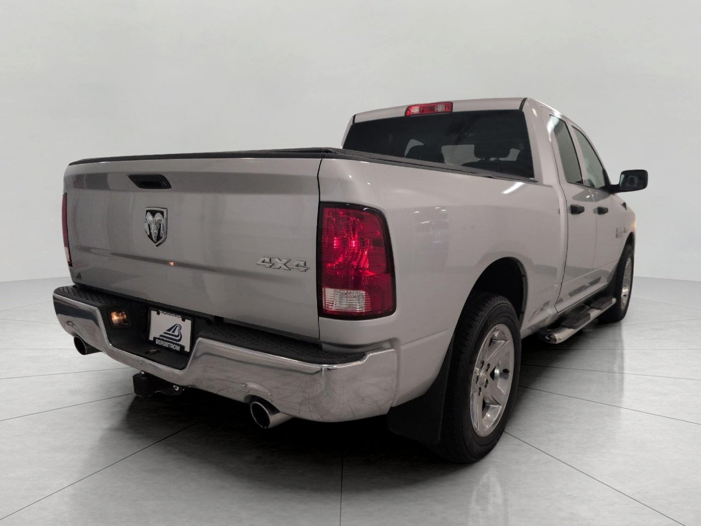 2017 RAM 1500 Express Quad Cab 4x4 6'4' Box