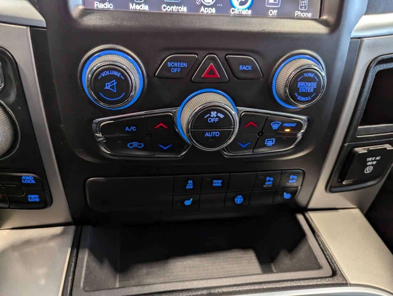 2017 RAM 1500 Big Horn Crew Cab 4x4 5'7' Box