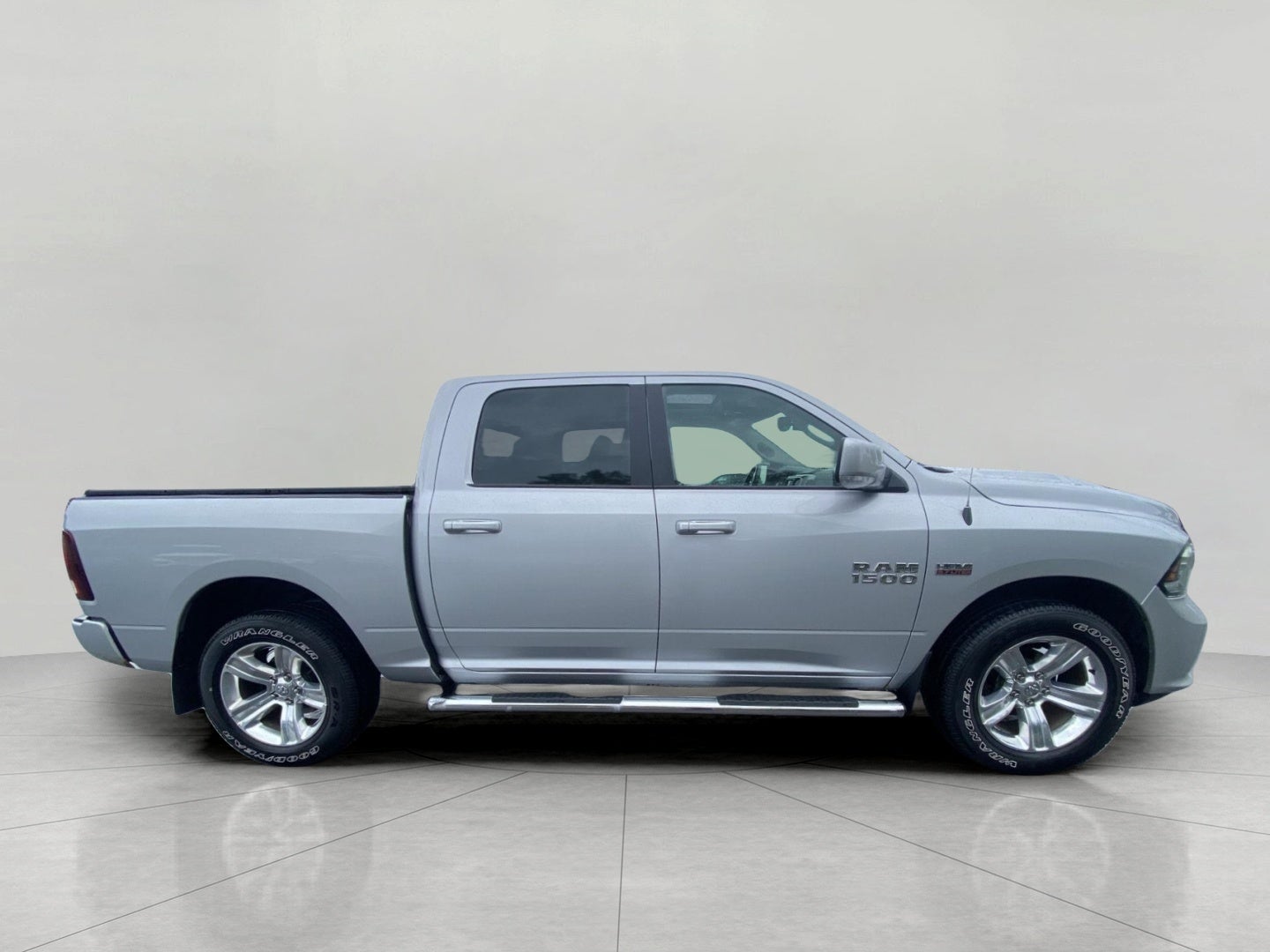 2018 RAM 1500 Sport 4x4 Crew Cab 5'7 Box