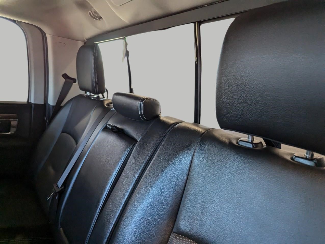 2017 RAM 1500 Laramie Crew Cab 4x4 5'7' Box