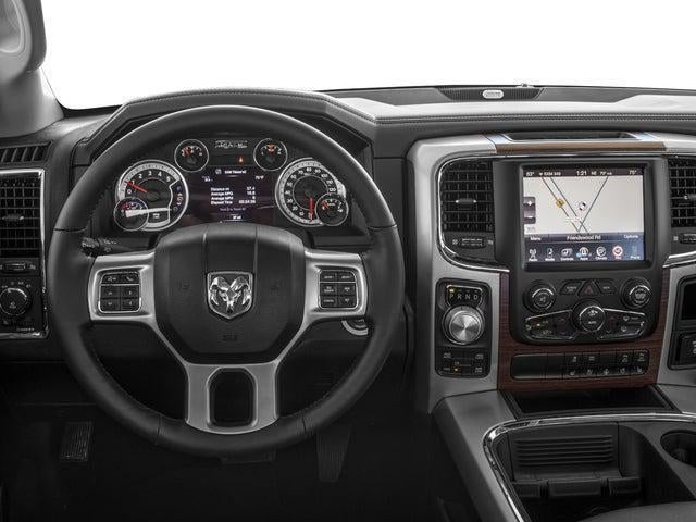 2017 RAM 1500 Laramie Crew Cab 4x4 5'7' Box
