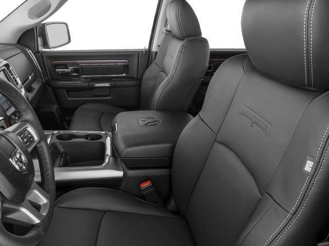 2017 RAM 1500 Laramie Crew Cab 4x4 5'7' Box