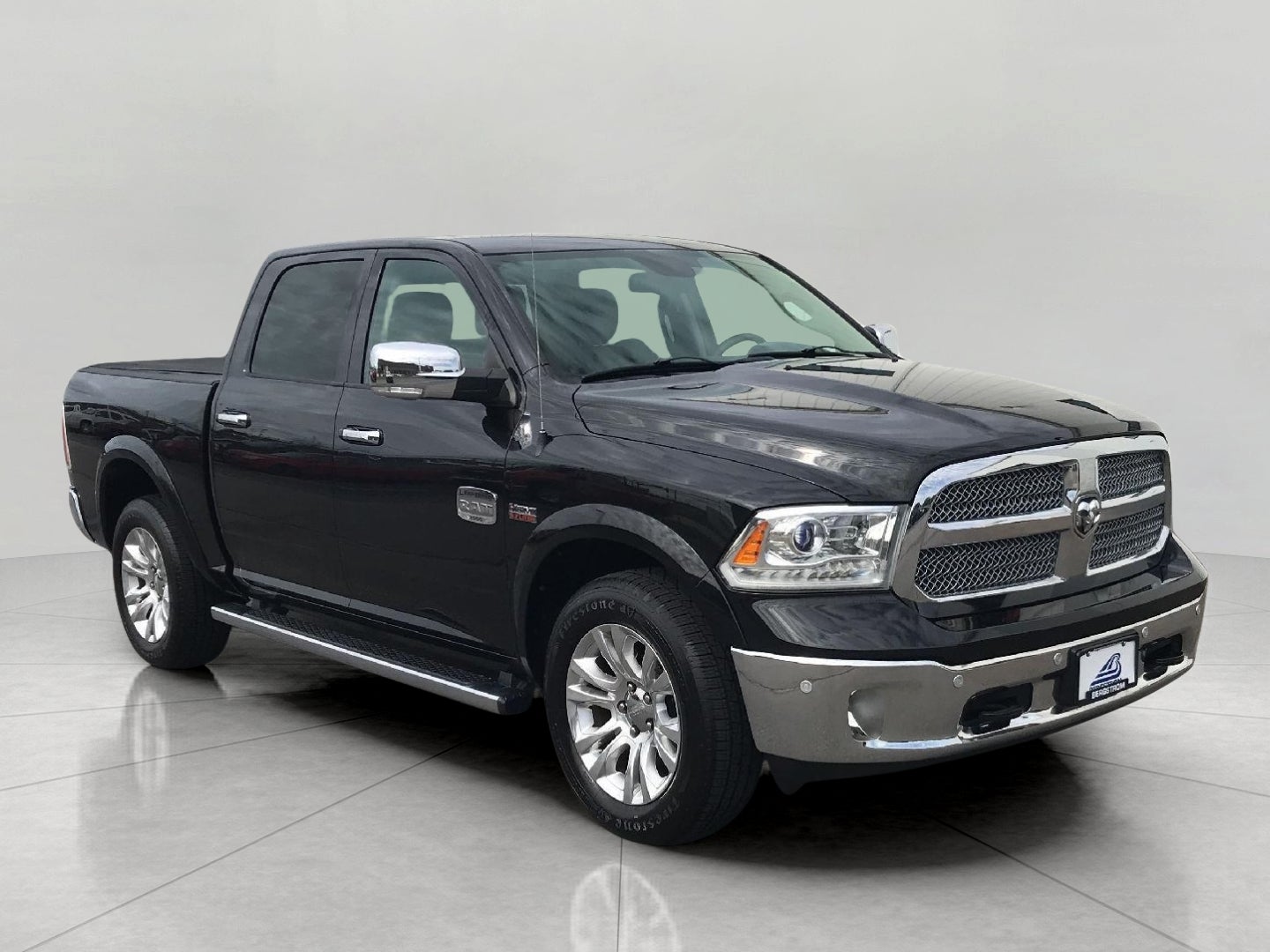 2015 RAM 1500 4WD Crew Cab 140.5 Laramie Longhorn