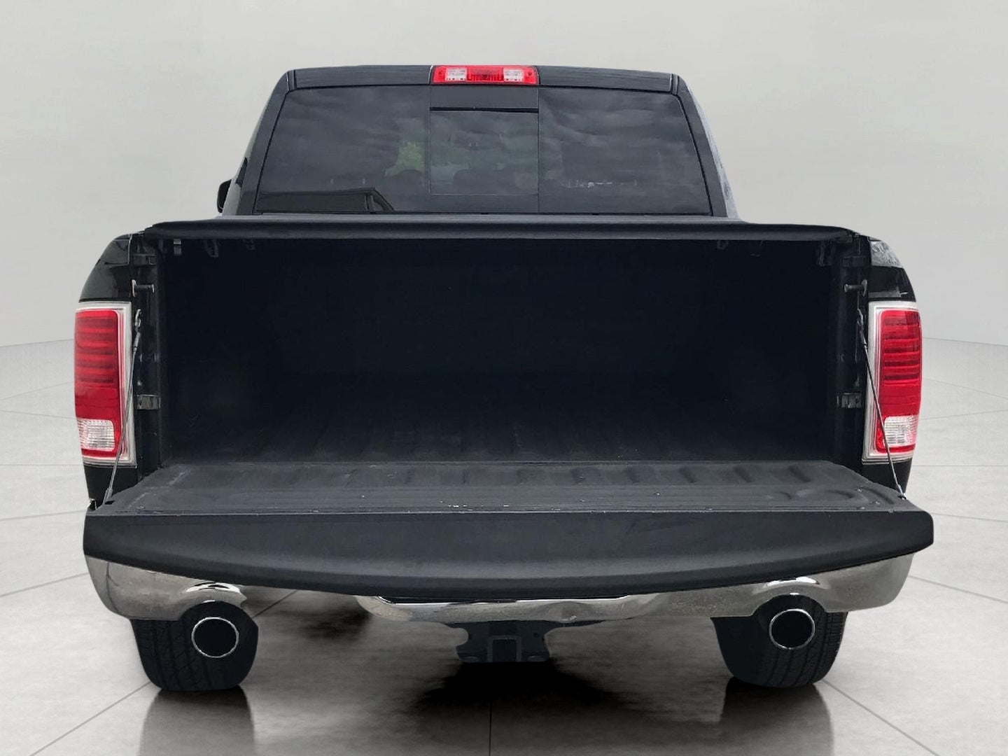 2015 RAM 1500 4WD Crew Cab 140.5 Laramie Longhorn