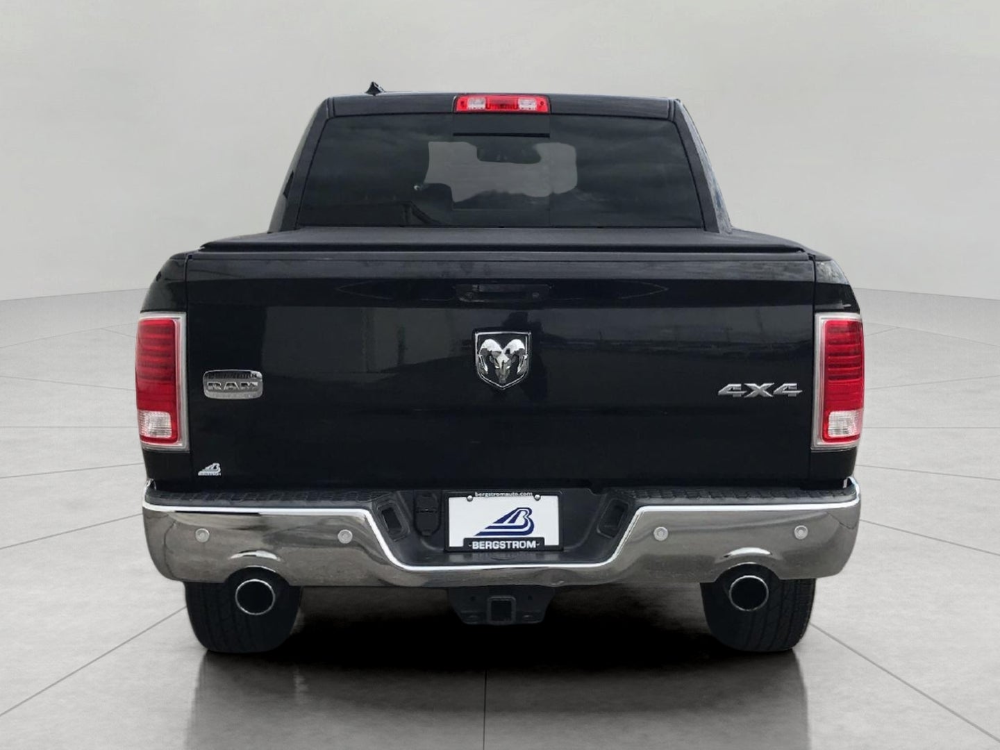 2015 RAM 1500 4WD Crew Cab 140.5 Laramie Longhorn
