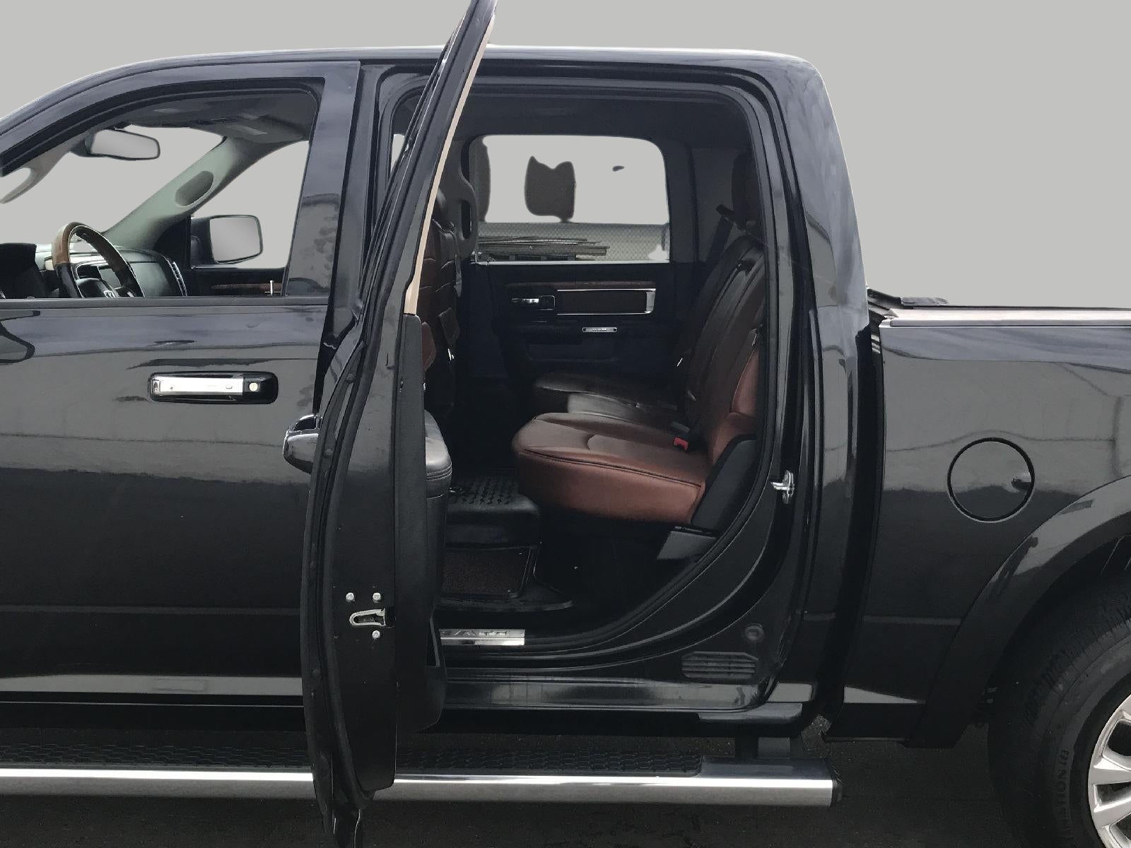 2015 RAM 1500 4WD Crew Cab 140.5 Laramie Longhorn