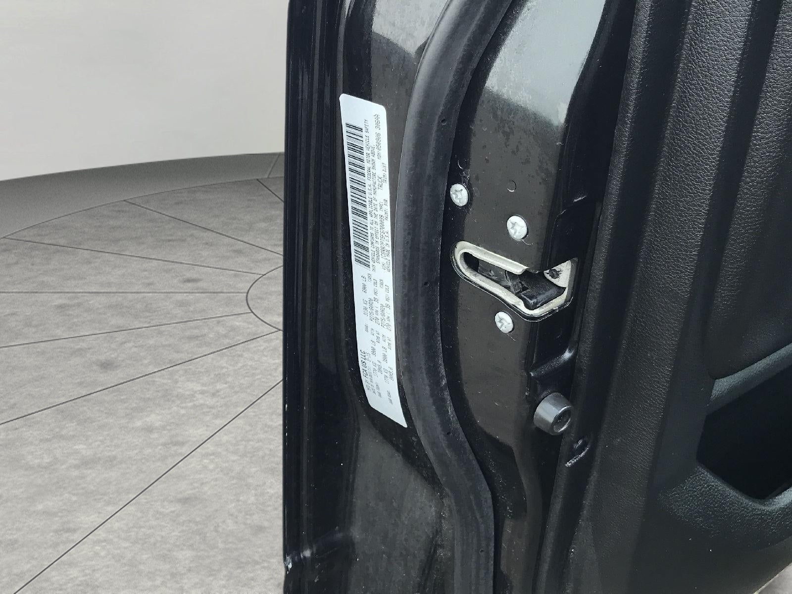 2015 RAM 1500 4WD Crew Cab 140.5 Laramie Longhorn