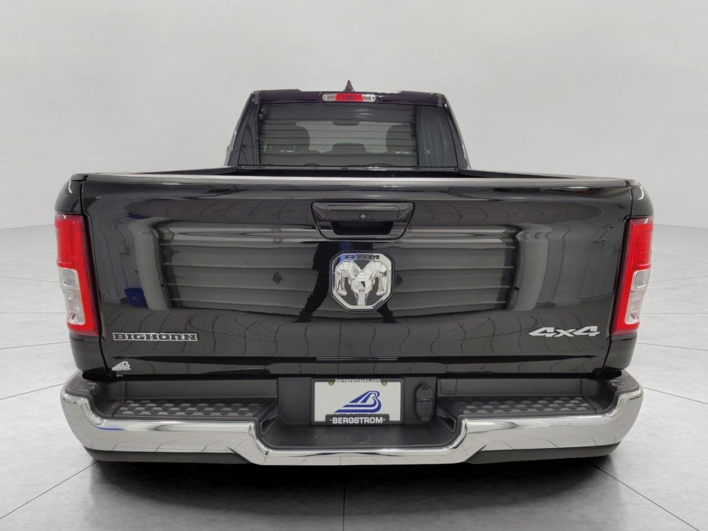 2022 RAM 1500 Big Horn 4x4 Quad Cab 6'4 Box