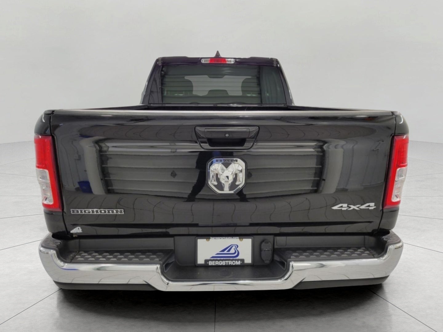 2022 RAM 1500 Big Horn 4x4 Quad Cab 6'4 Box