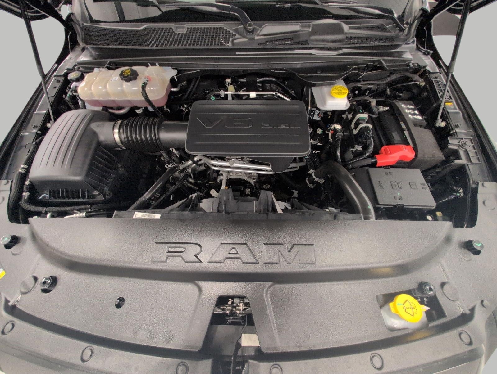 2025 RAM 1500 Big Horn Crew Cab 4x4 5'7' Box