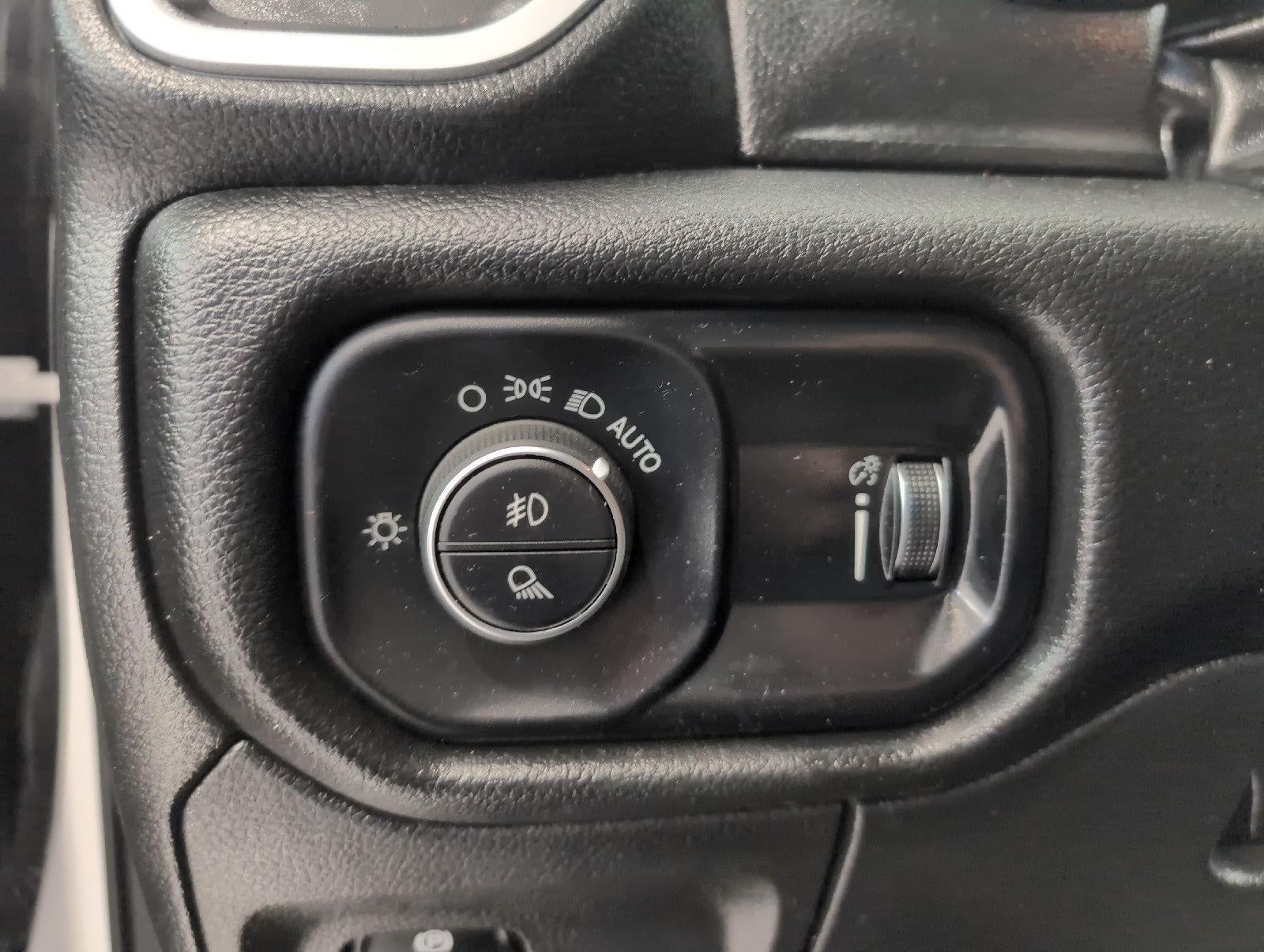 2023 RAM 1500 Big Horn 4x4 Quad Cab 6'4 Box