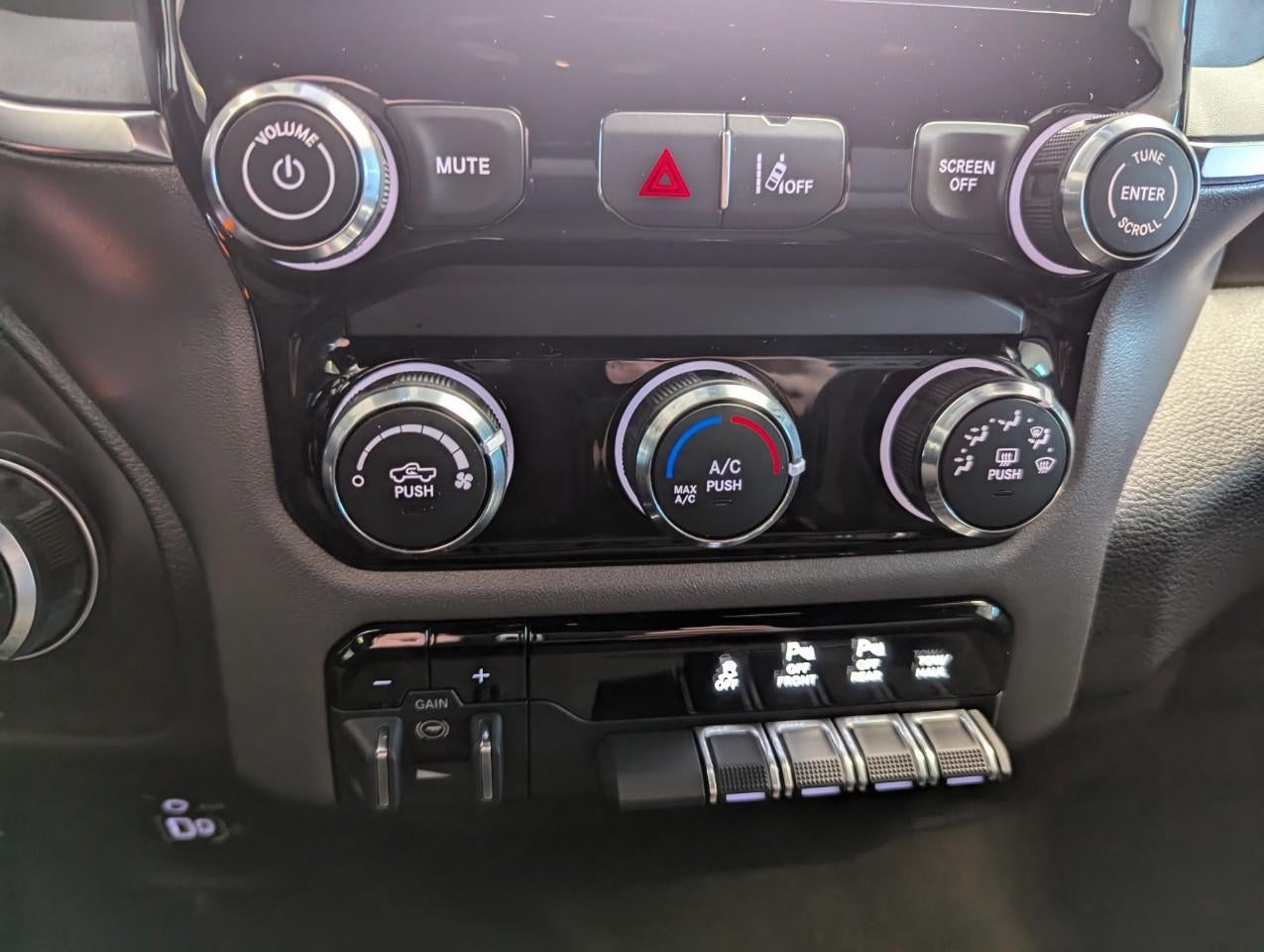 2025 RAM 1500 Big Horn Crew Cab 4x4 5'7' Box