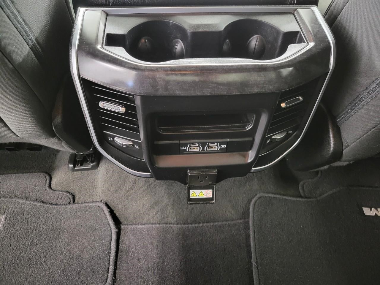 2022 RAM 1500 Big Horn Crew Cab 4x4 5'7' Box