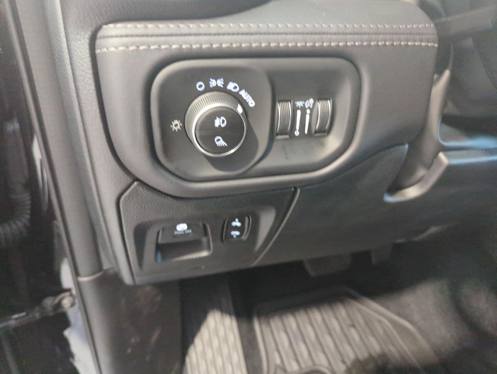 2027 RAM 1500 RAM 1500 LIMITED CREW CAB 4X4 5'7' BOX
