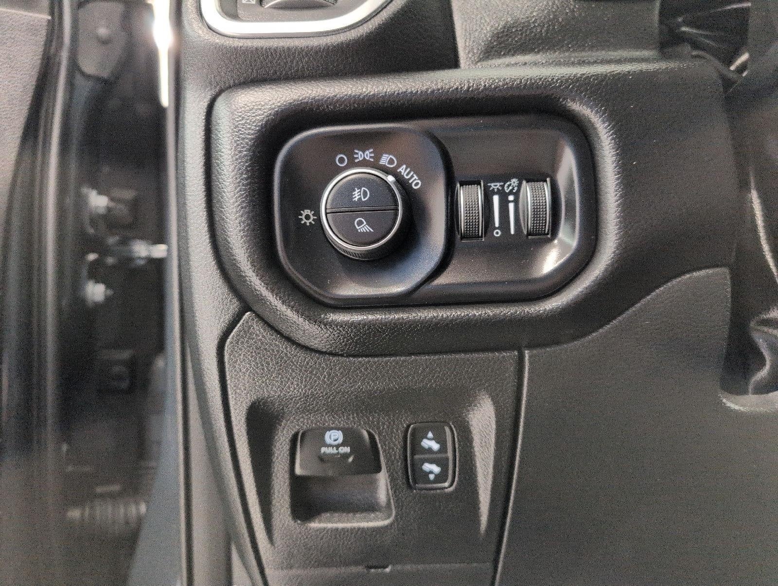2026 RAM 1500 Laramie Crew Cab 4x4 5'7' Box