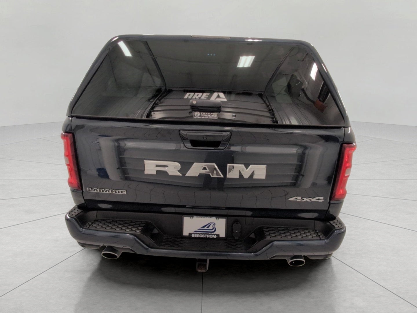 2026 RAM 1500 Laramie Crew Cab 4x4 5'7' Box