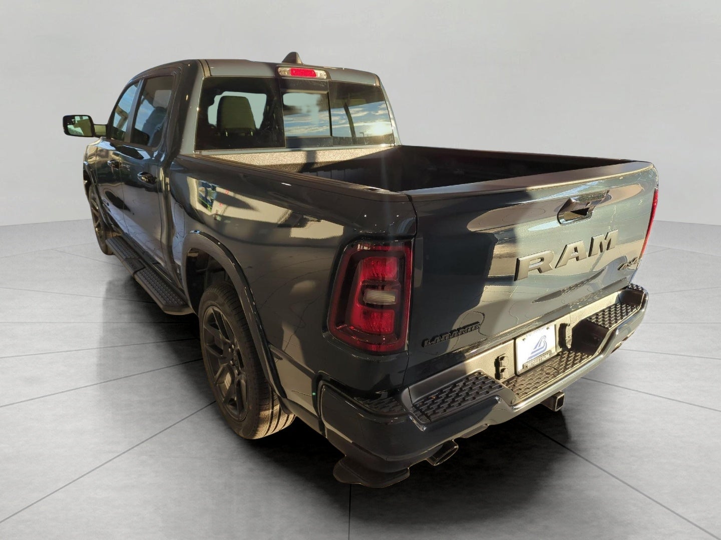 2027 RAM 1500 RAM 1500 LARAMIE CREW CAB 4X4 5'7' BOX