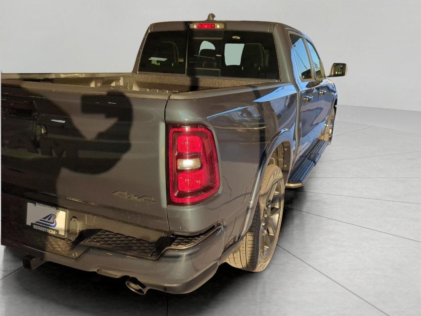 2027 RAM 1500 RAM 1500 LARAMIE CREW CAB 4X4 5'7' BOX