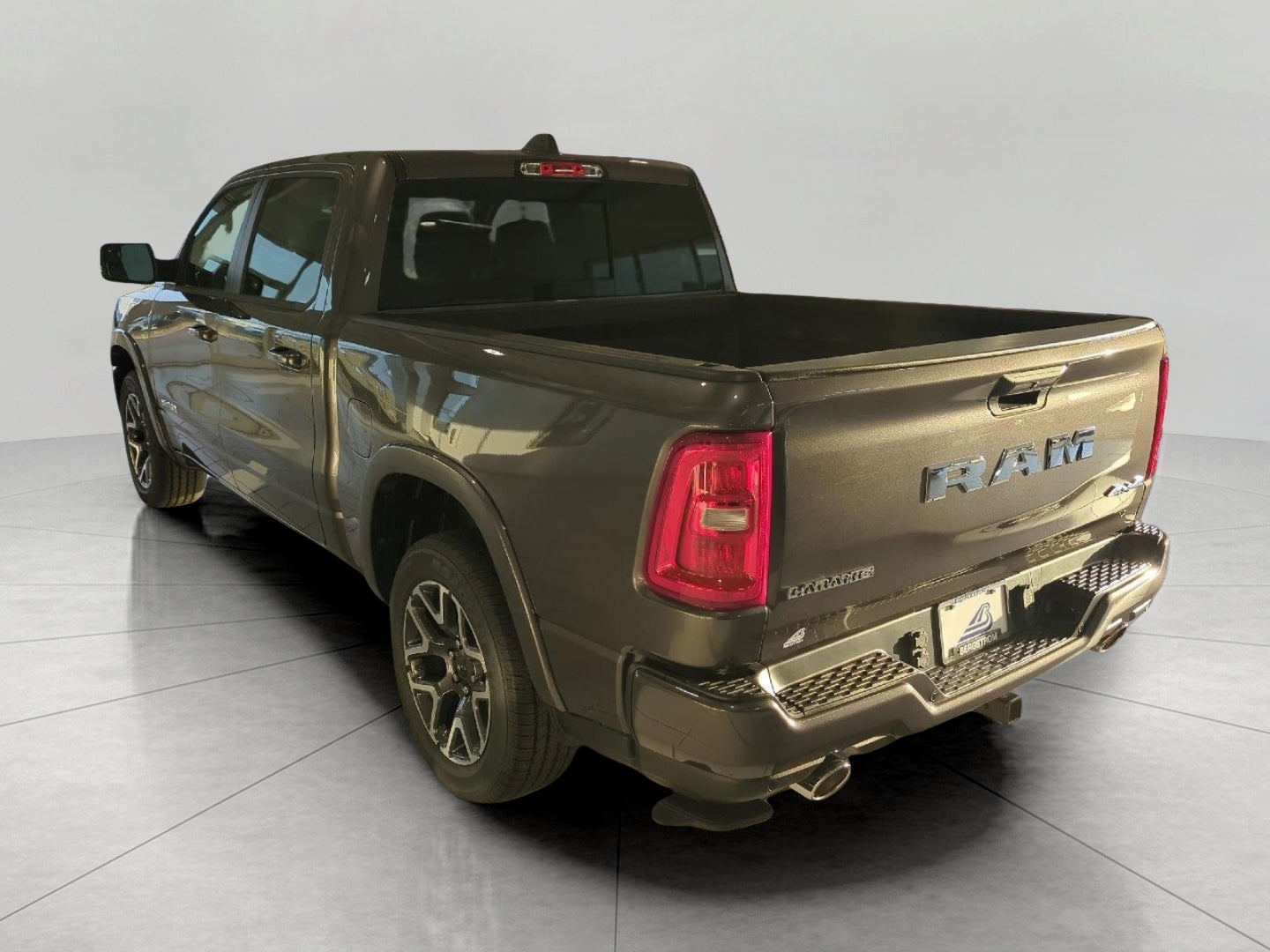 2027 RAM 1500 RAM 1500 LARAMIE CREW CAB 4X4 5'7' BOX