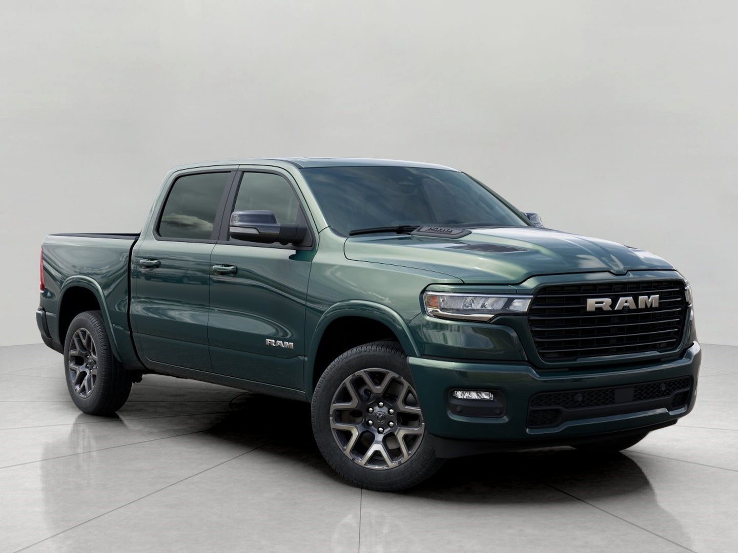 2027 RAM 1500 RAM 1500 LARAMIE CREW CAB 4X4 5'7' BOX
