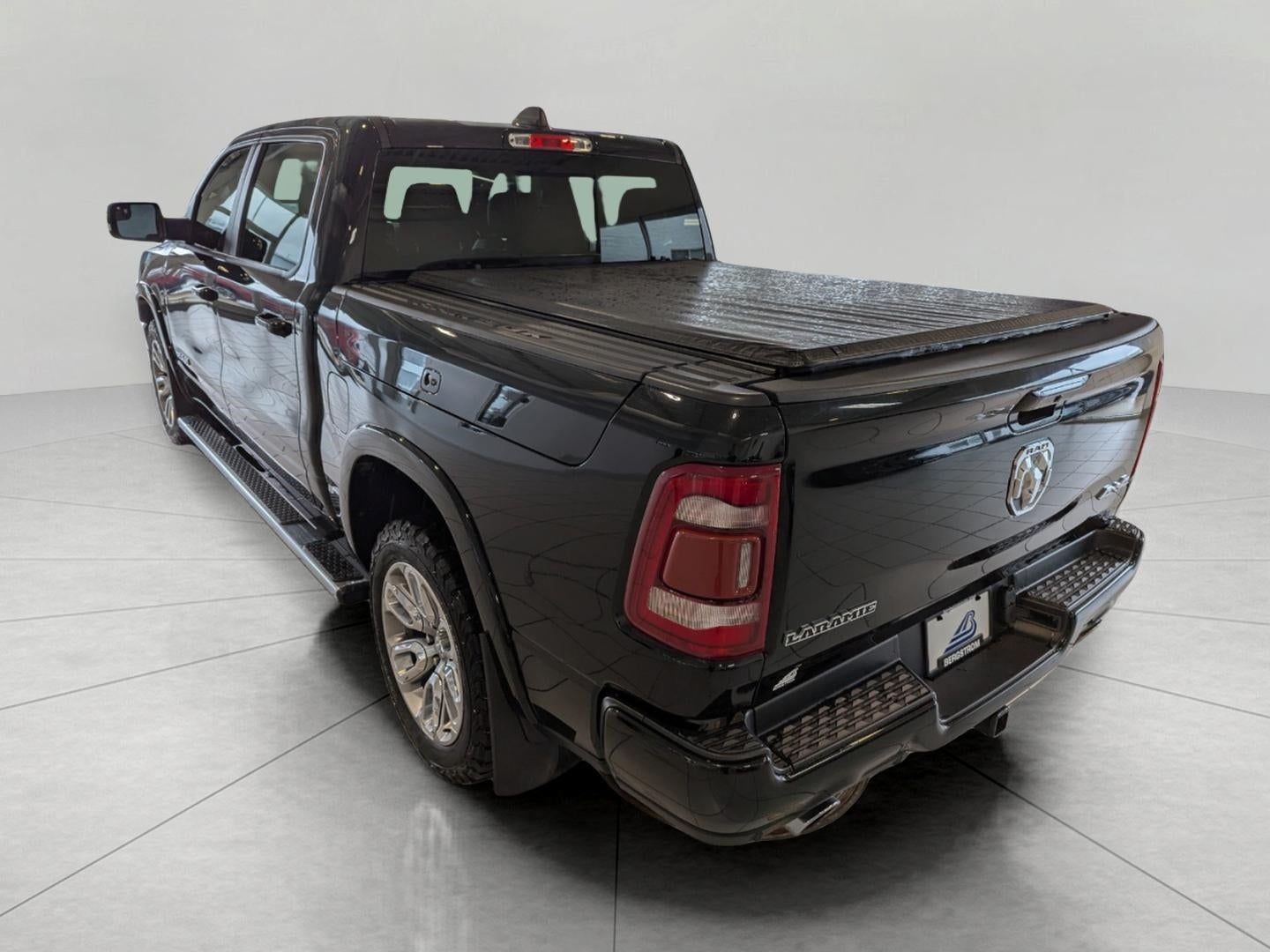 2022 RAM 1500 Laramie Crew Cab 4x4 5'7' Box