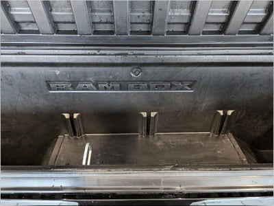 2022 RAM 1500 Laramie Crew Cab 4x4 5'7' Box