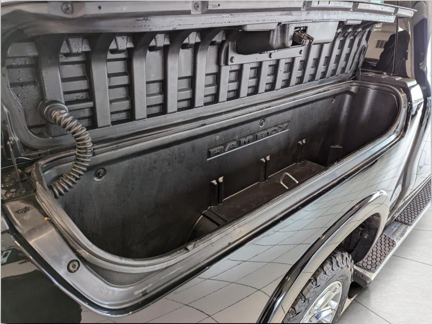 2022 RAM 1500 Laramie Crew Cab 4x4 5'7' Box