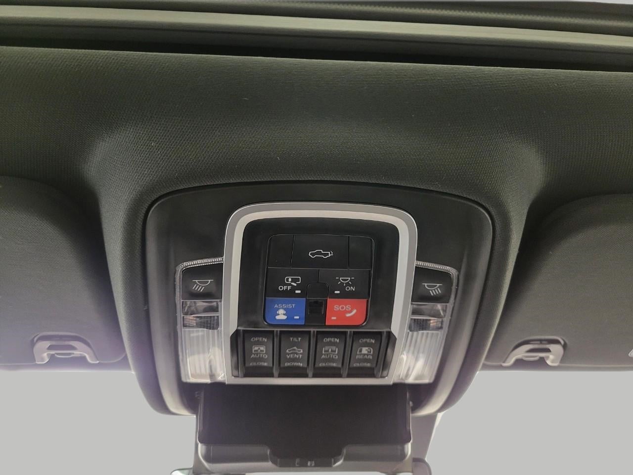 2023 RAM 1500 Laramie Crew Cab 4x4 5'7' Box