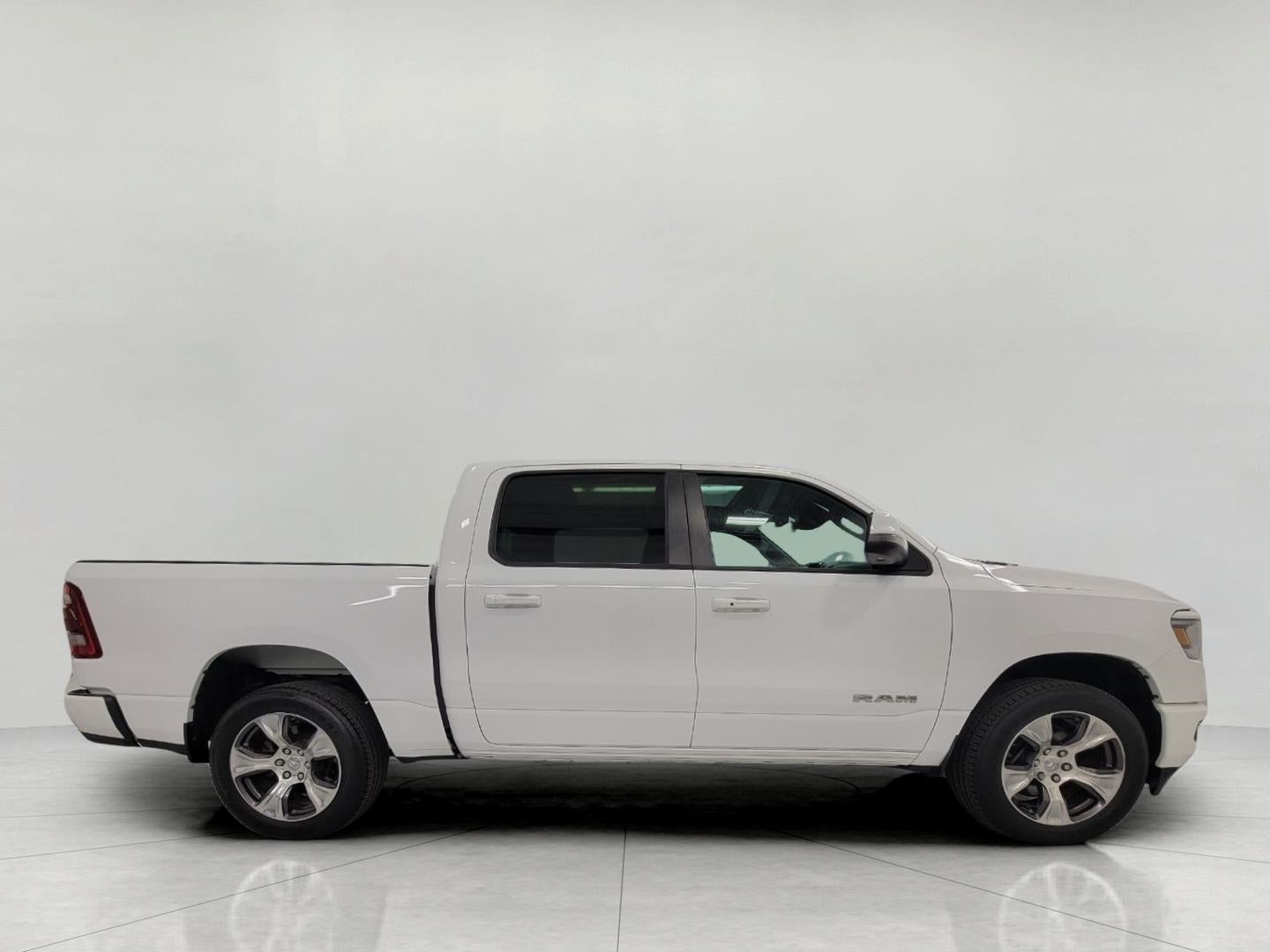 2023 RAM 1500 Laramie Crew Cab 4x4 5'7' Box