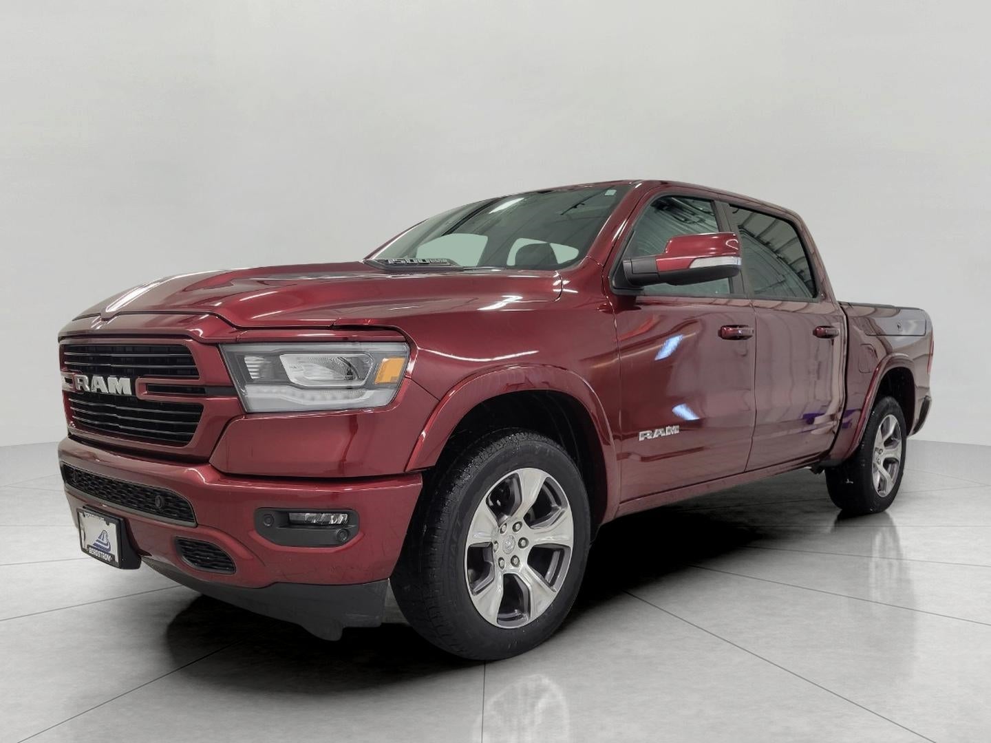 2020 RAM 1500 Laramie Crew Cab 4x4 5'7' Box