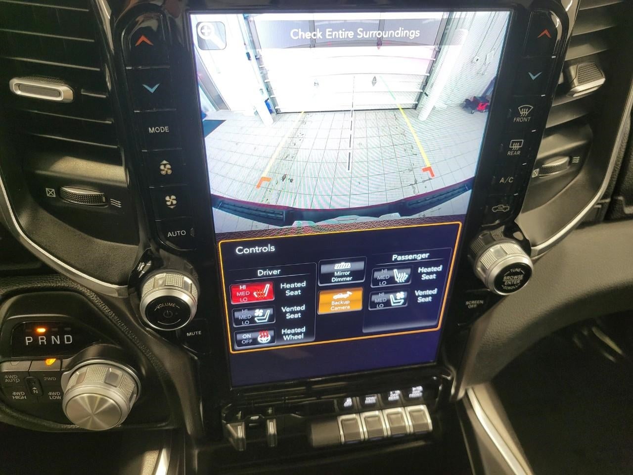 2020 RAM 1500 Laramie Crew Cab 4x4 5'7' Box