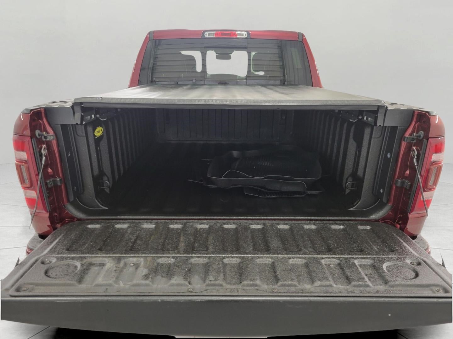 2020 RAM 1500 Laramie Crew Cab 4x4 5'7' Box
