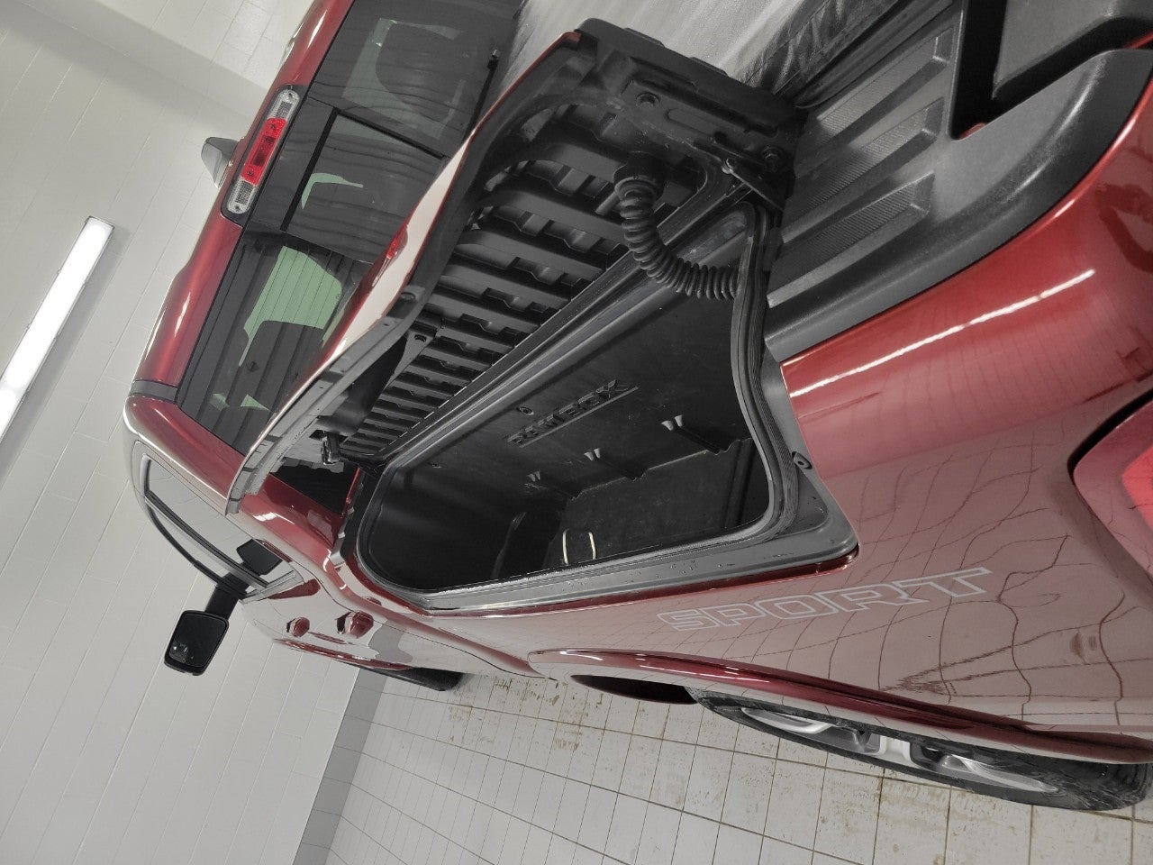 2020 RAM 1500 Laramie Crew Cab 4x4 5'7' Box