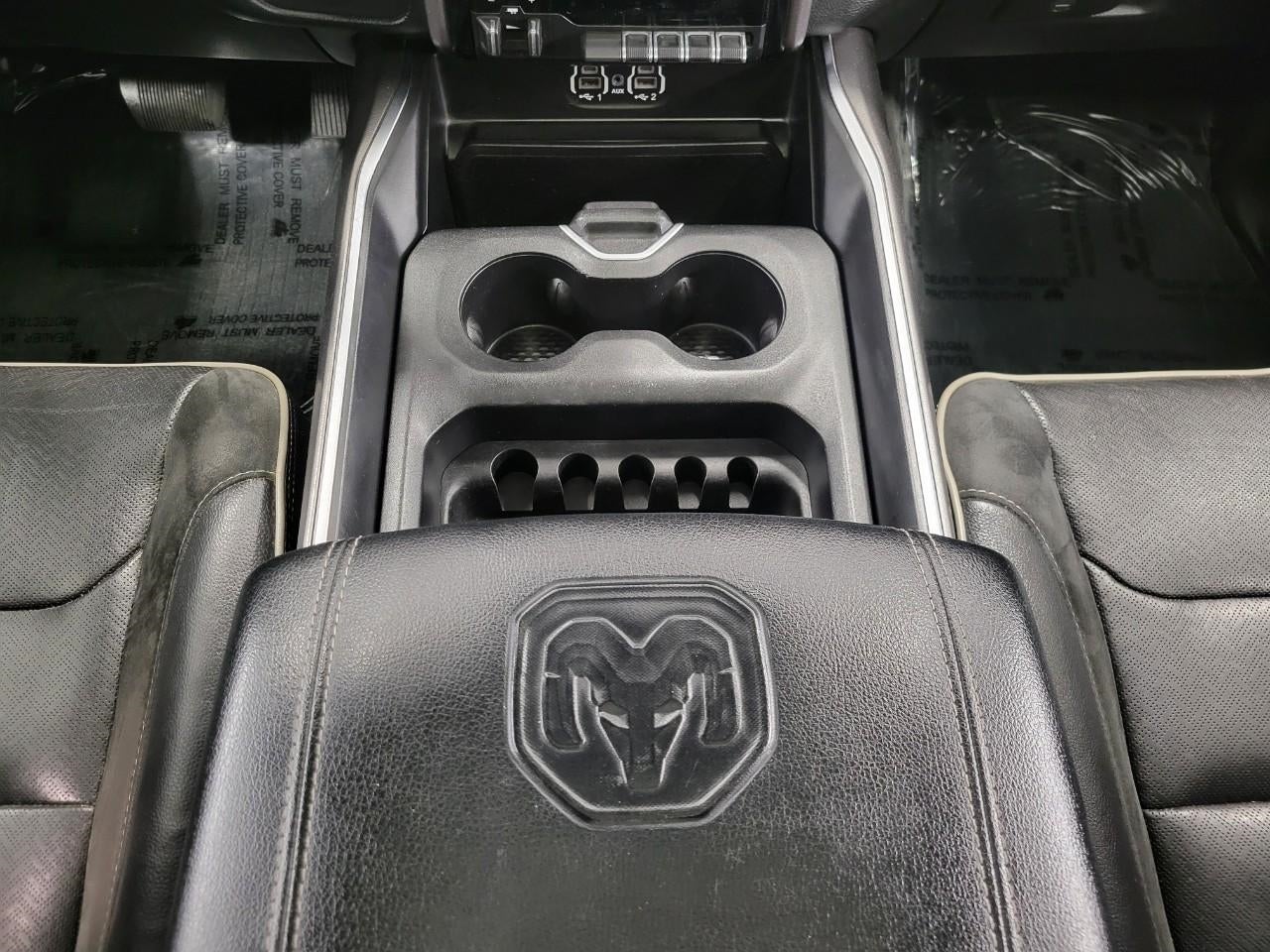 2020 RAM 1500 Laramie Crew Cab 4x4 5'7' Box