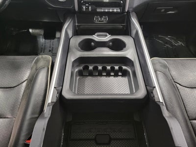 2020 RAM 1500 Laramie Crew Cab 4x4 5'7' Box