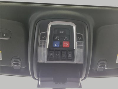 2020 RAM 1500 Laramie Crew Cab 4x4 5'7' Box