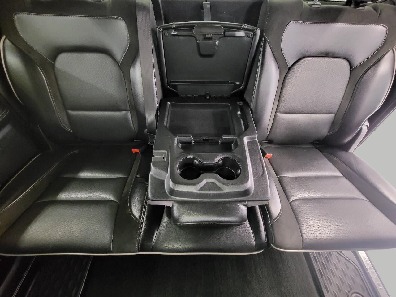 2020 RAM 1500 Laramie Crew Cab 4x4 5'7' Box