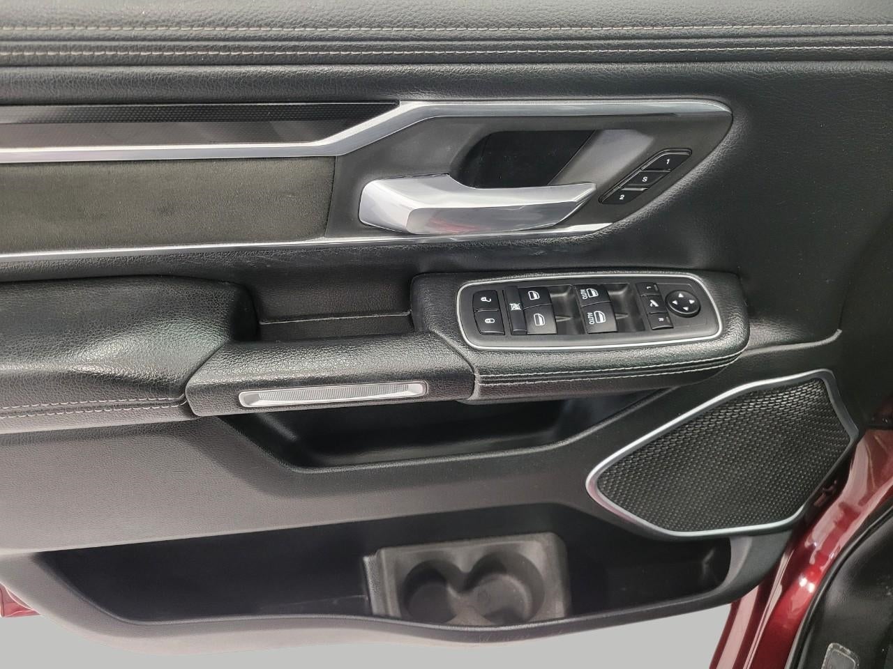 2020 RAM 1500 Laramie Crew Cab 4x4 5'7' Box