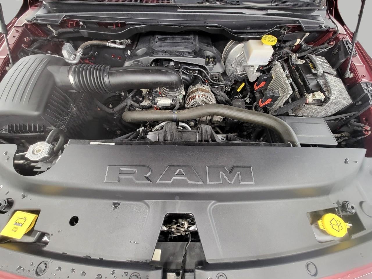 2020 RAM 1500 Laramie Crew Cab 4x4 5'7' Box