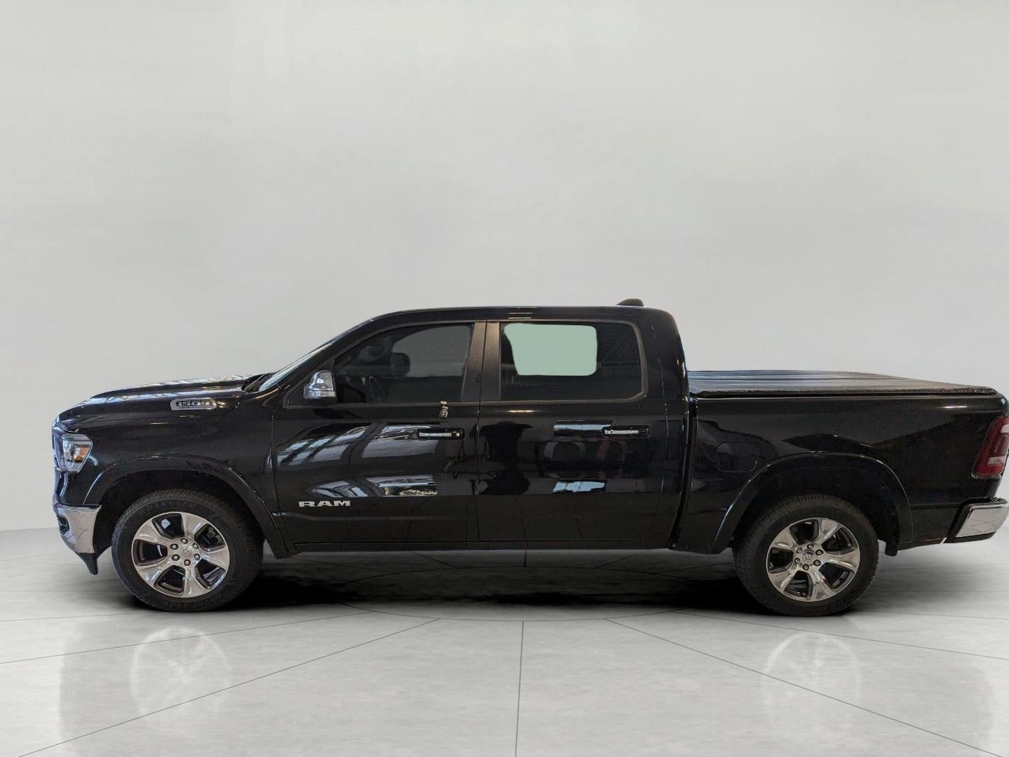2022 RAM 1500 Laramie Crew Cab 4x4 5'7' Box