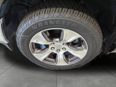 2022 RAM 1500 Laramie Crew Cab 4x4 5'7' Box