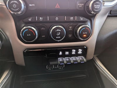 2022 RAM 1500 Laramie Crew Cab 4x4 5'7' Box