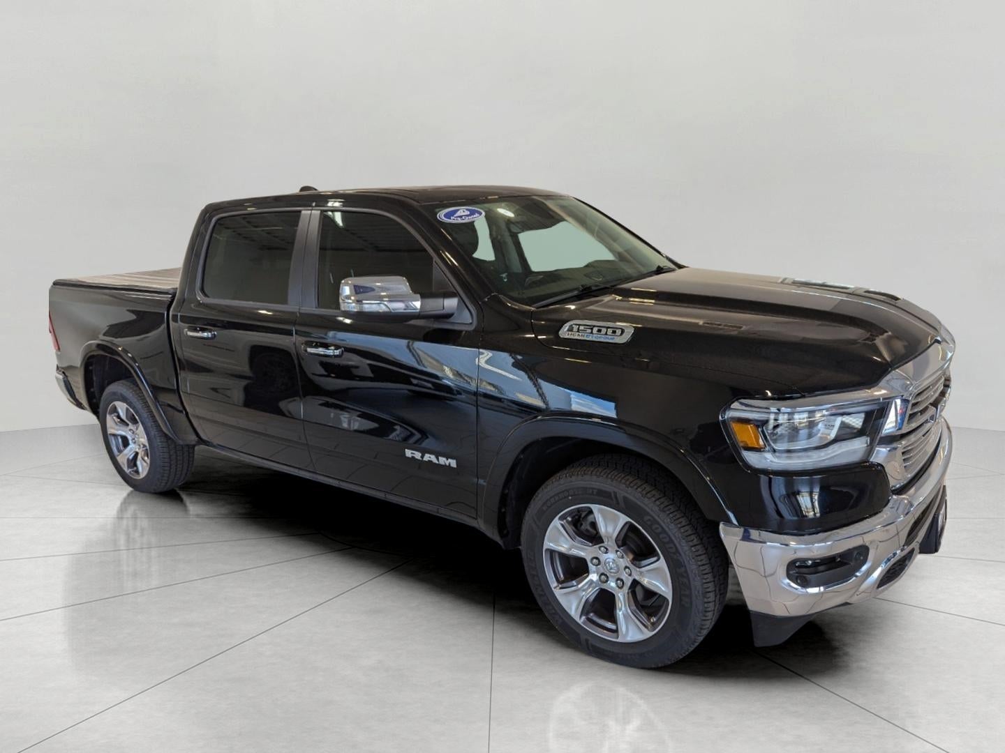 2022 RAM 1500 Laramie Crew Cab 4x4 5'7' Box
