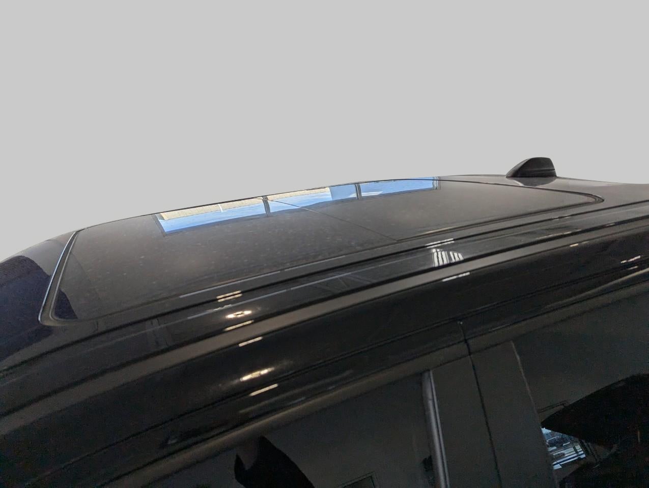 2022 RAM 1500 Laramie Crew Cab 4x4 5'7' Box