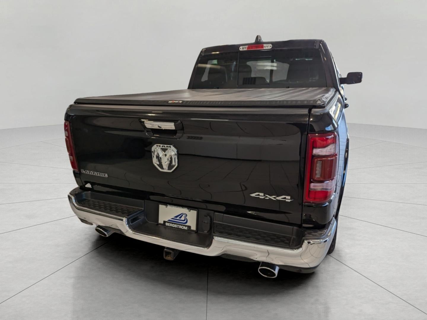2022 RAM 1500 Laramie Crew Cab 4x4 5'7' Box