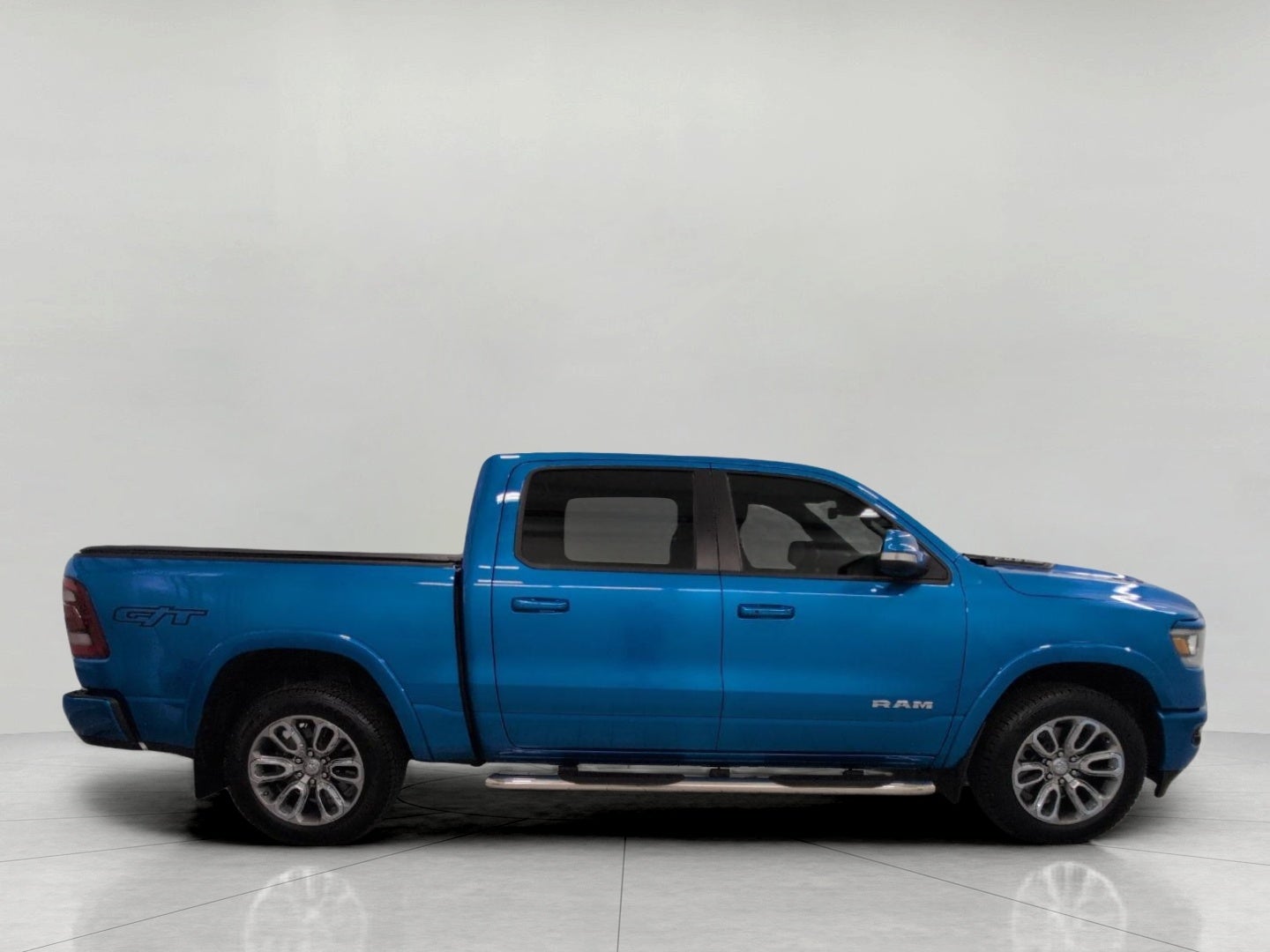 2022 RAM 1500 Laramie Crew Cab 4x4 5'7' Box