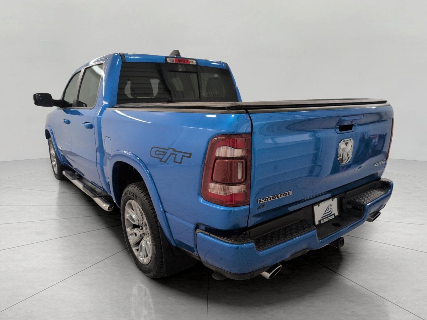 2022 RAM 1500 Laramie Crew Cab 4x4 5'7' Box