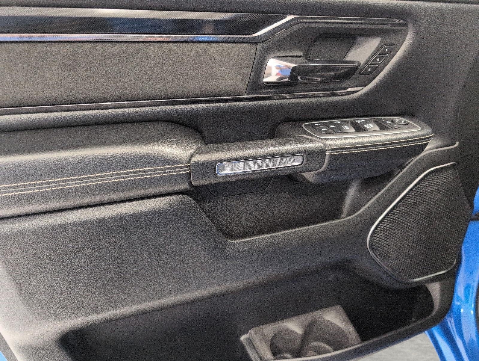 2022 RAM 1500 Laramie Crew Cab 4x4 5'7' Box