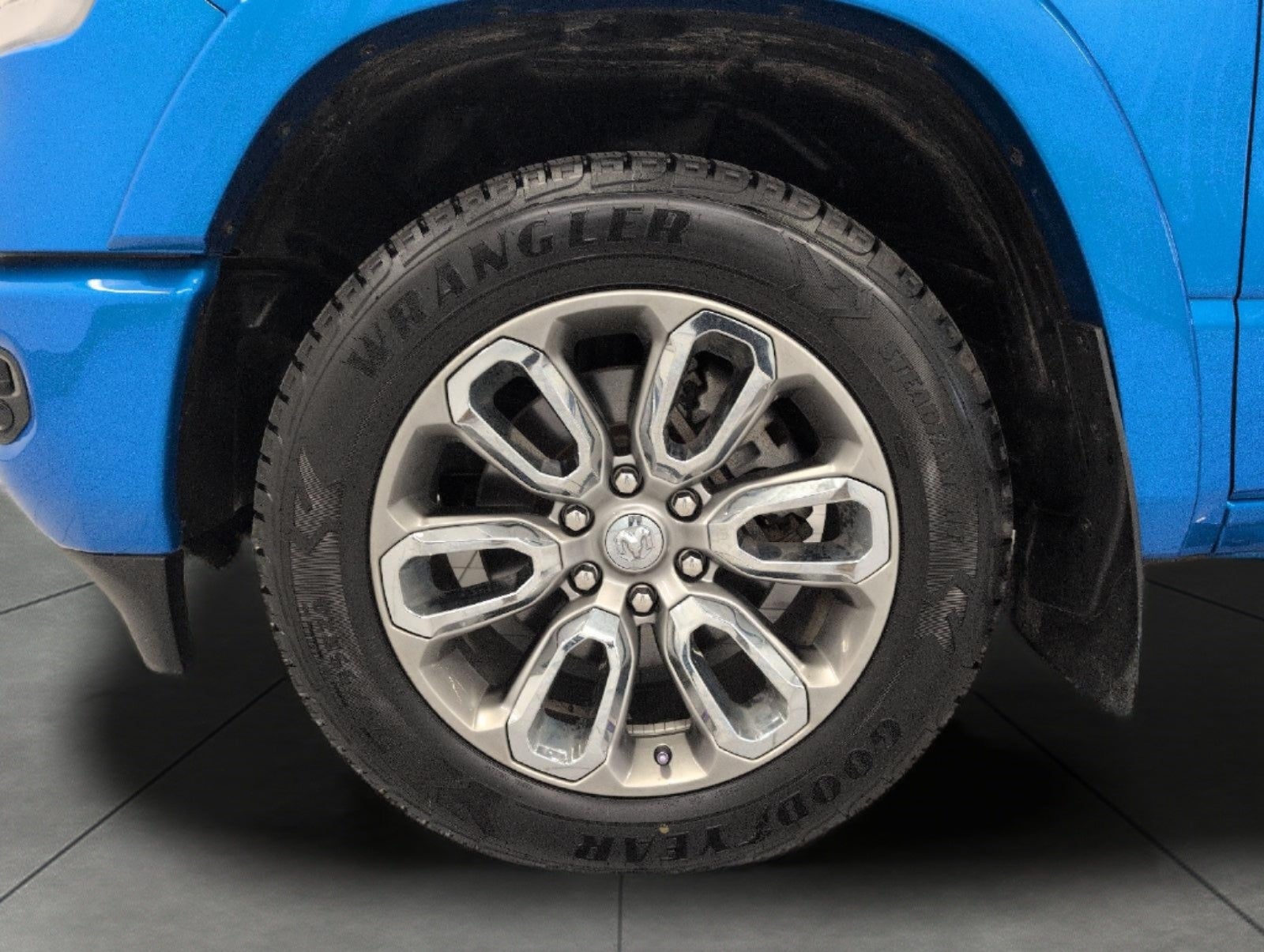 2022 RAM 1500 Laramie Crew Cab 4x4 5'7' Box