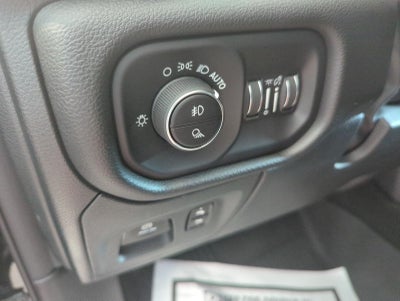 2023 RAM 1500 Laramie Crew Cab 4x4 5'7' Box